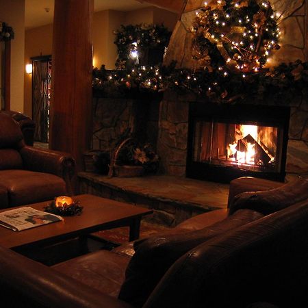 Snow Creek Lodge By Fernie Lodging Co Bagian luar foto