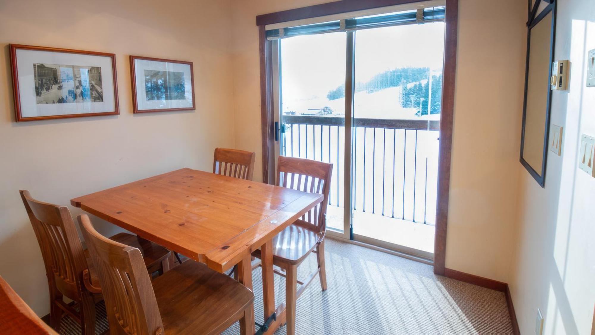 Snow Creek Lodge By Fernie Lodging Co Bagian luar foto