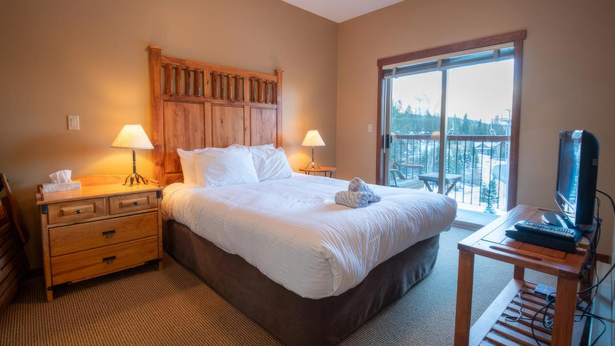 Snow Creek Lodge By Fernie Lodging Co Bagian luar foto
