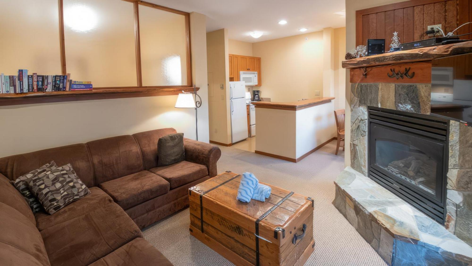 Snow Creek Lodge By Fernie Lodging Co Bagian luar foto