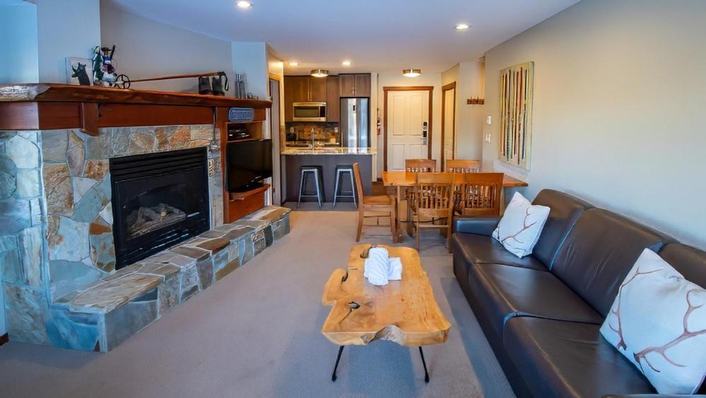 Snow Creek Lodge By Fernie Lodging Co Bagian luar foto