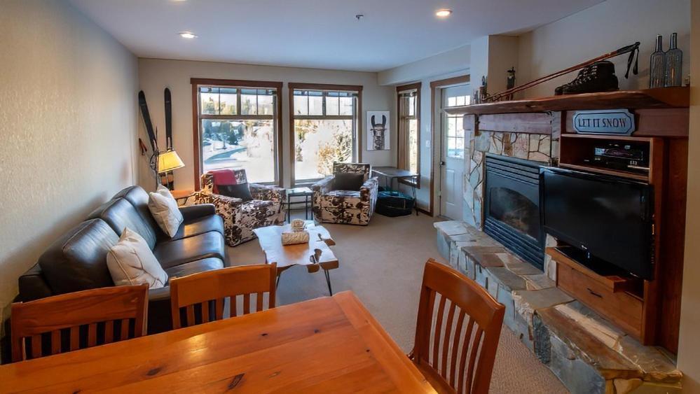 Snow Creek Lodge By Fernie Lodging Co Bagian luar foto