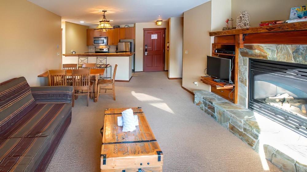 Snow Creek Lodge By Fernie Lodging Co Bagian luar foto