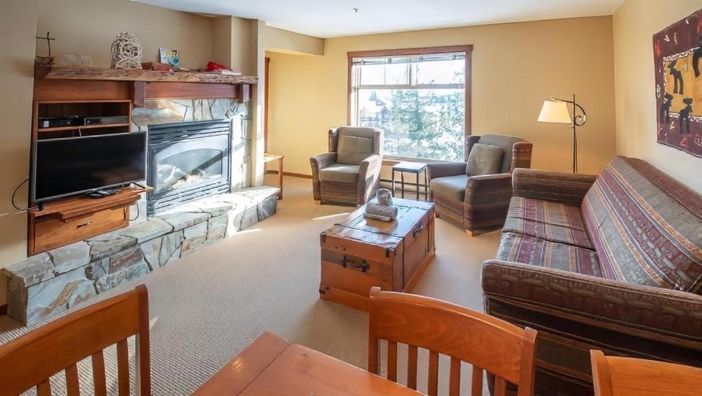 Snow Creek Lodge By Fernie Lodging Co Bagian luar foto
