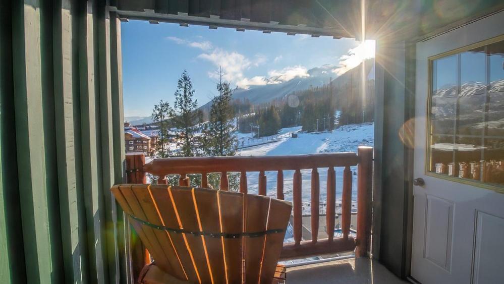 Snow Creek Lodge By Fernie Lodging Co Bagian luar foto
