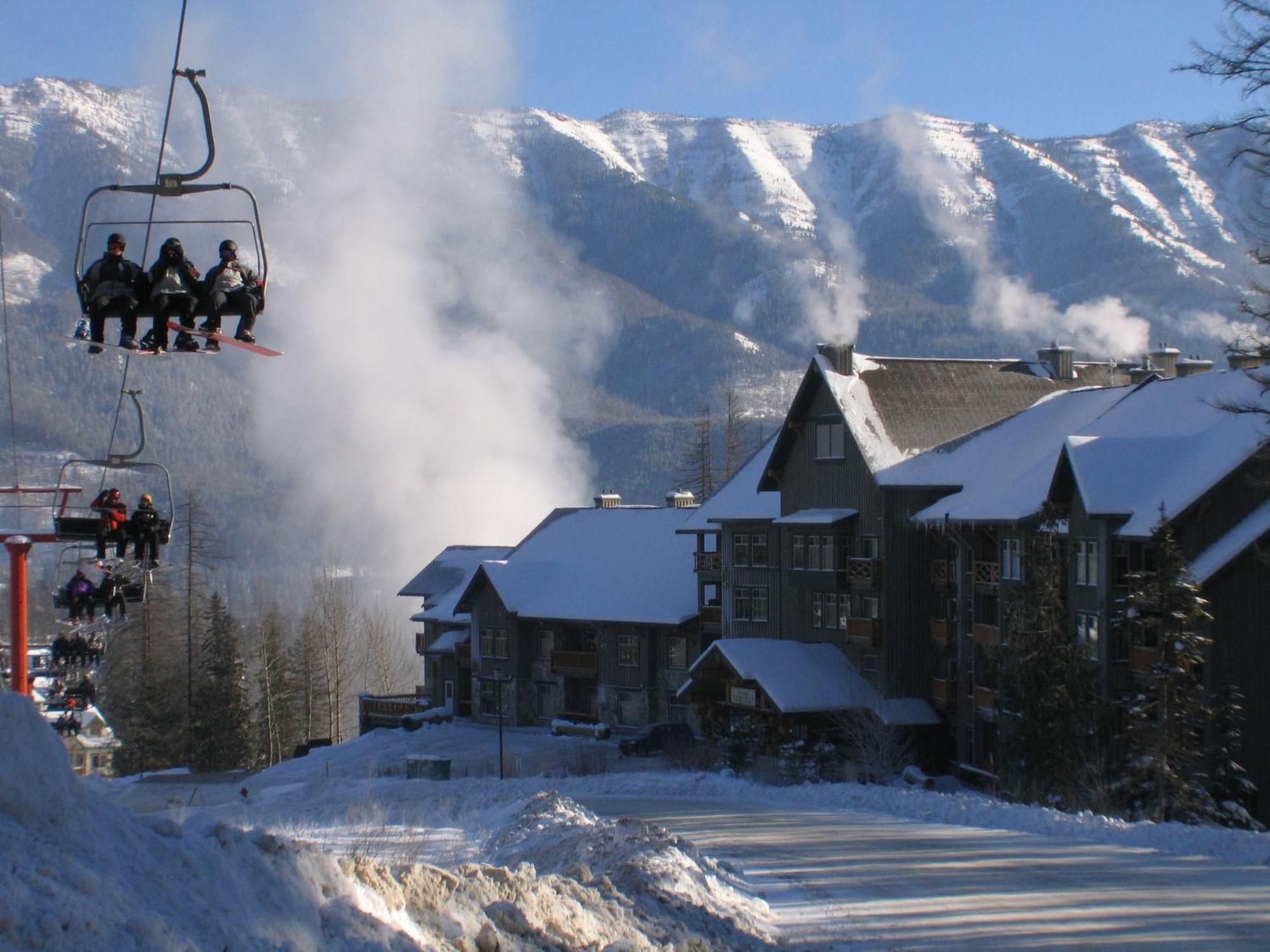Snow Creek Lodge By Fernie Lodging Co Bagian luar foto