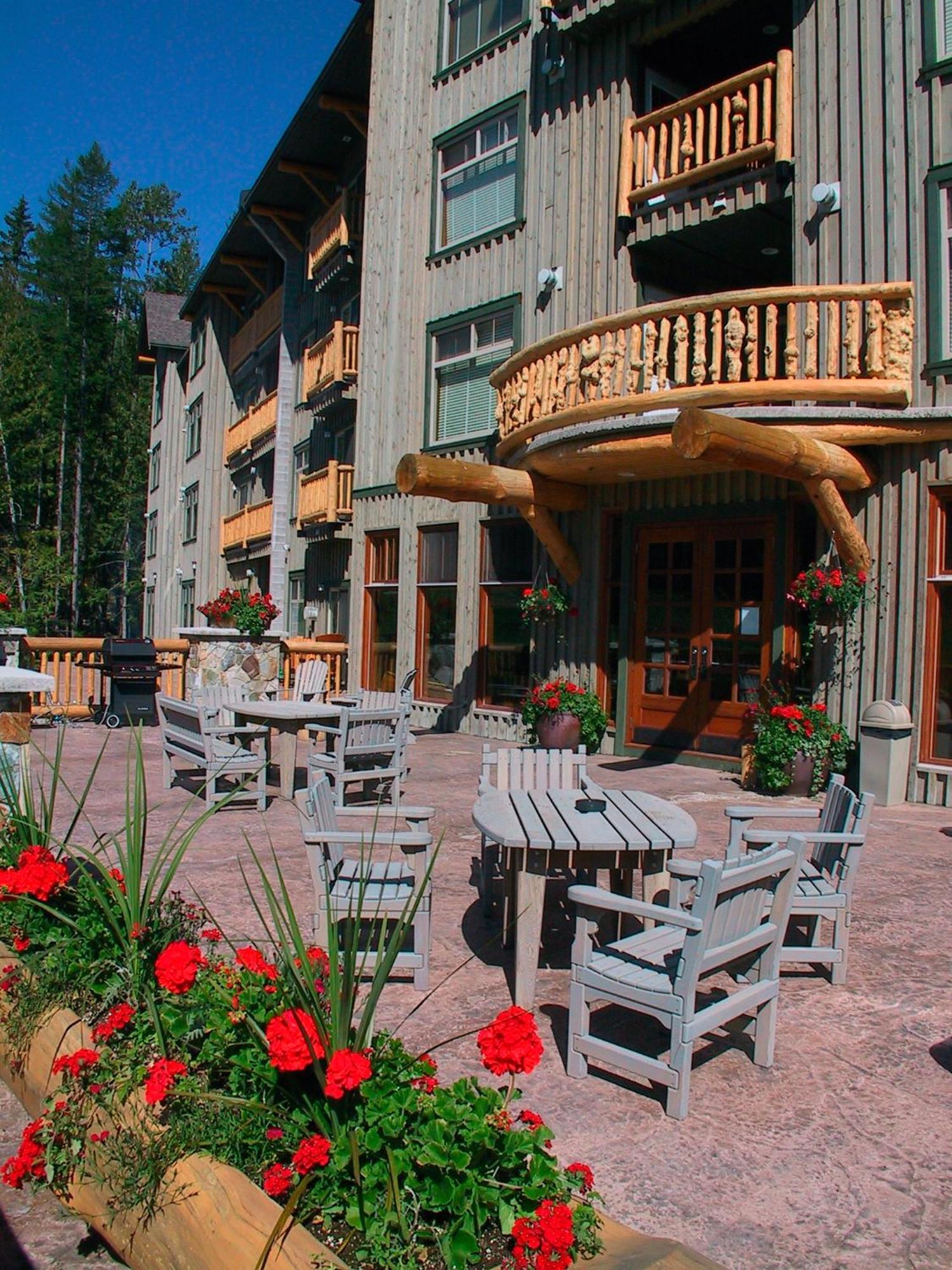 Snow Creek Lodge By Fernie Lodging Co Bagian luar foto