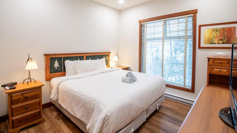 Snow Creek Lodge By Fernie Lodging Co Bagian luar foto