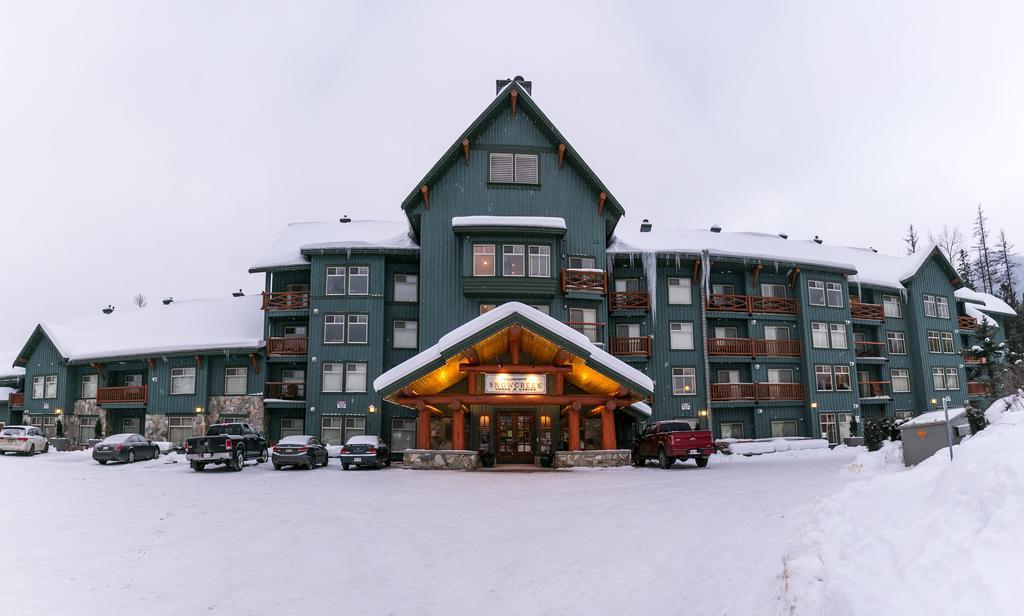 Snow Creek Lodge By Fernie Lodging Co Bagian luar foto